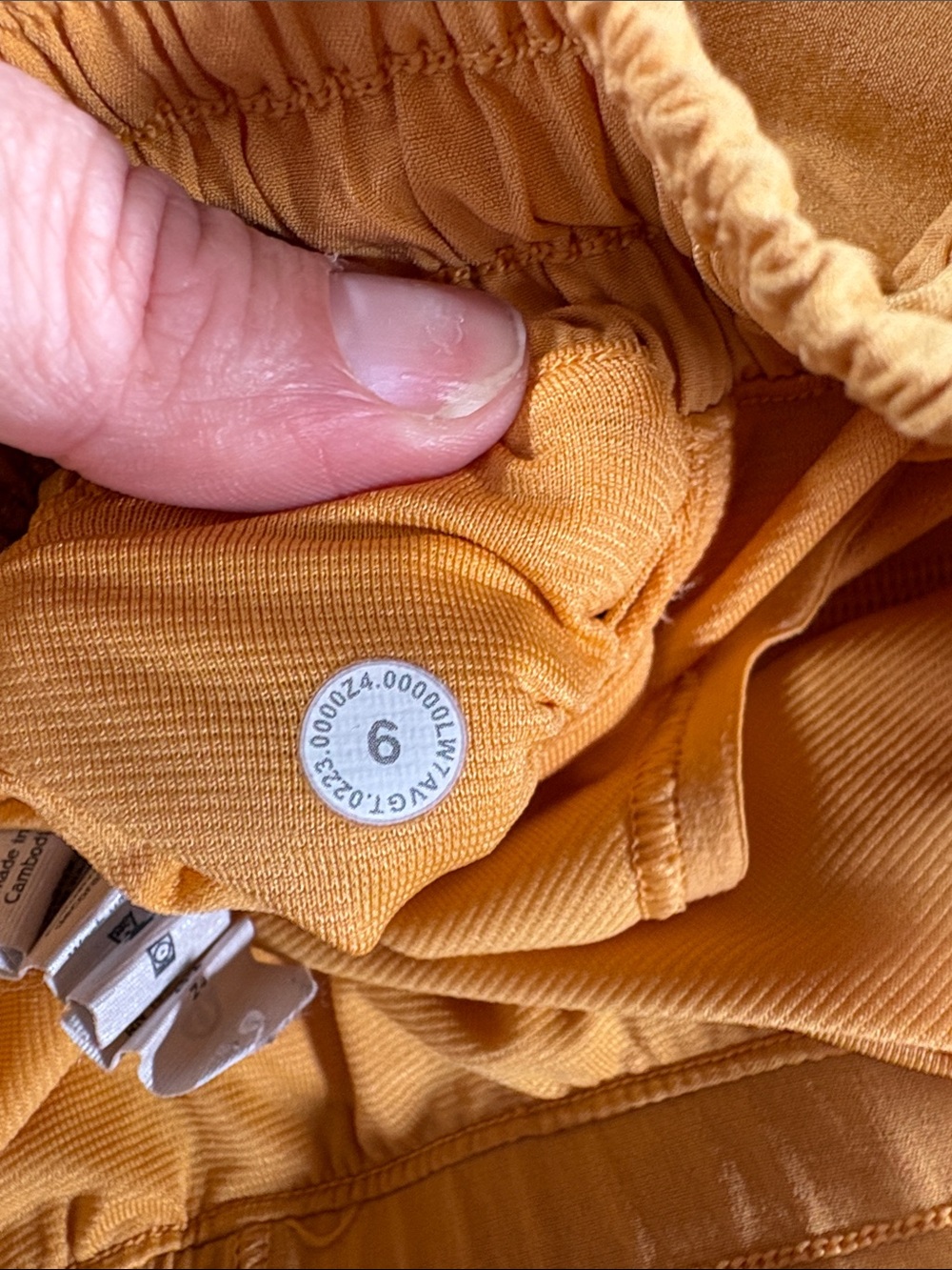 Lululemon Hotty Hot Low-Rise Lined Short 4" Honeycomb Size 6 EUC - Picture 3 of 6